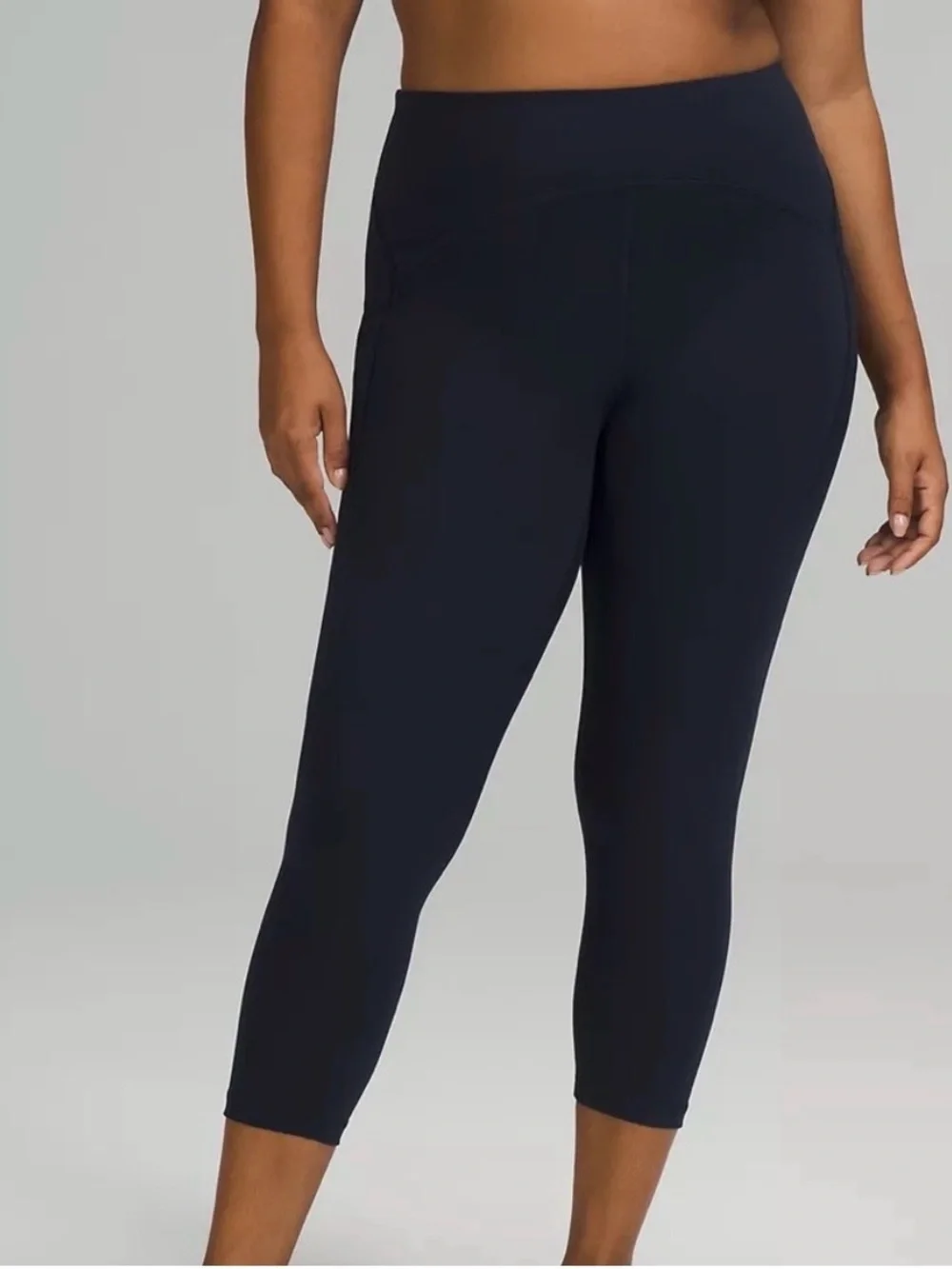 NWOTs LuLuLemon Size 18 Blue Power Thru High Rise Crop 23” Leggings LW6BPWS